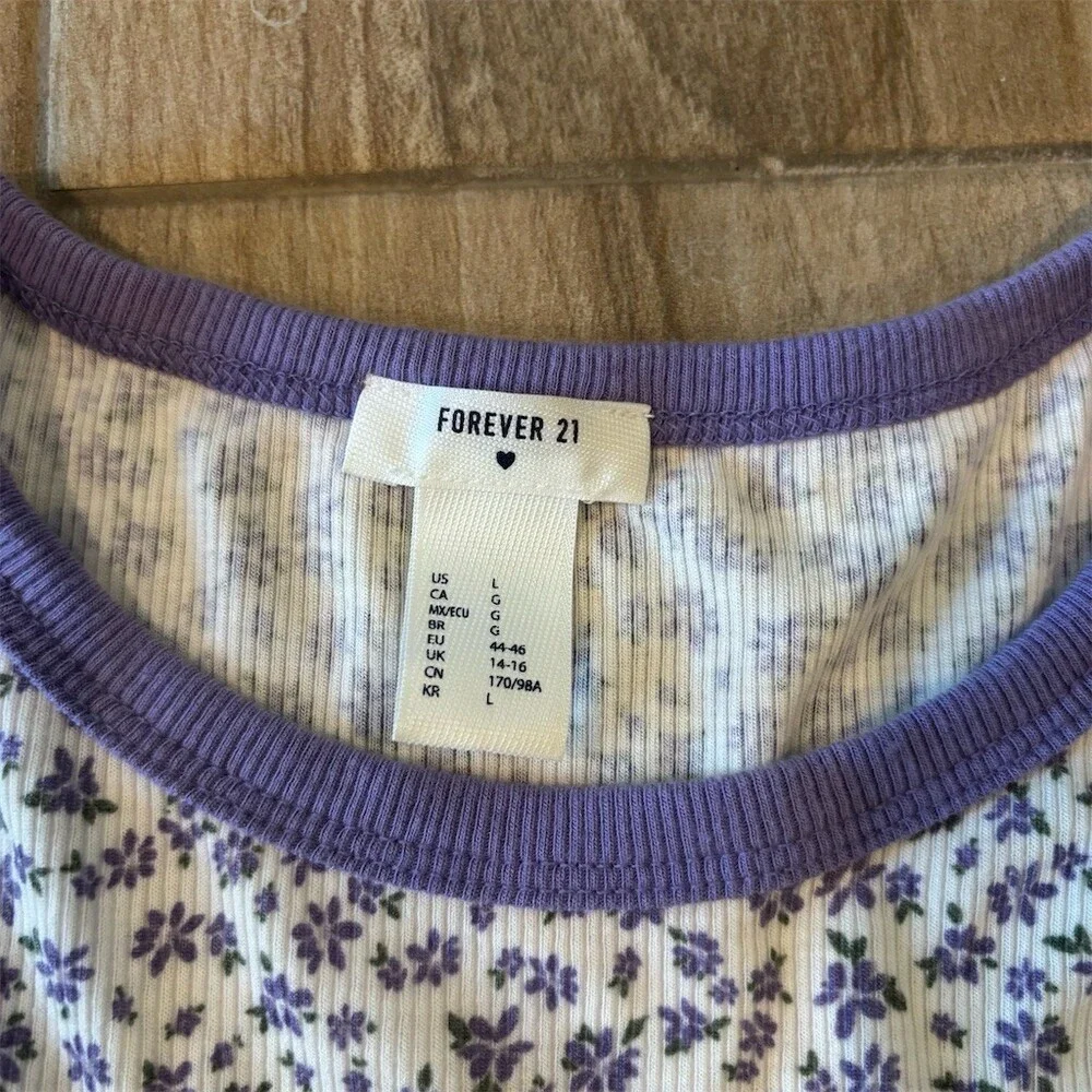 Forever 21 Baby Tee Womens Size L Ivory Floral Ribbed Cropped Purple Trim